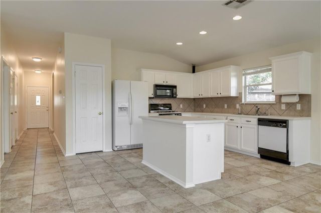 113 Spur CV, Kyle, TX 78640