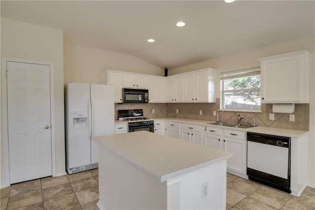 113 Spur CV, Kyle, TX 78640