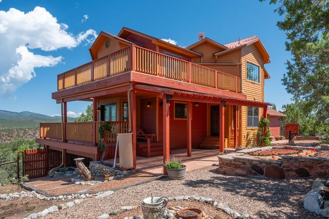 3 La Vuelta Road, Tijeras, NM 87059