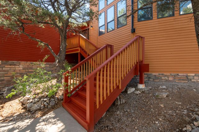 3 La Vuelta Road, Tijeras, NM 87059