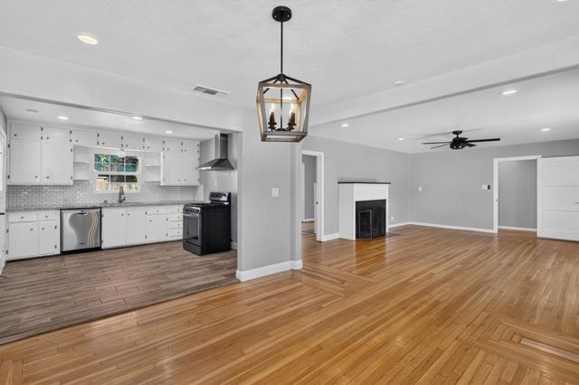 680 El Encino Way, Sacramento, CA 95864