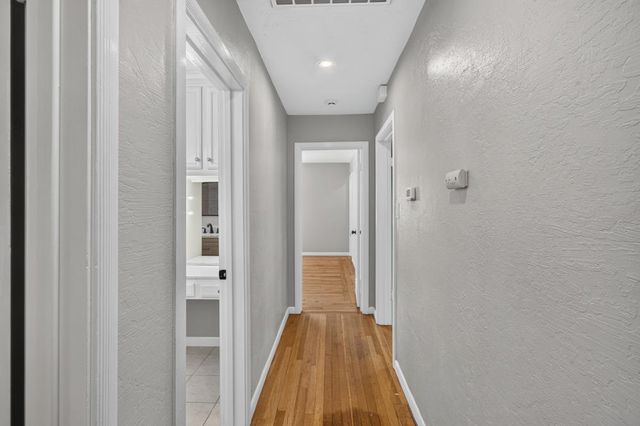 680 El Encino Way, Sacramento, CA 95864