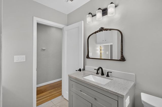 680 El Encino Way, Sacramento, CA 95864