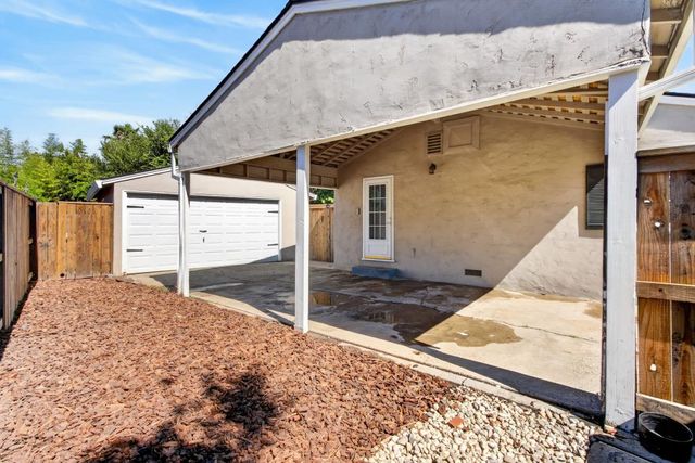 680 El Encino Way, Sacramento, CA 95864