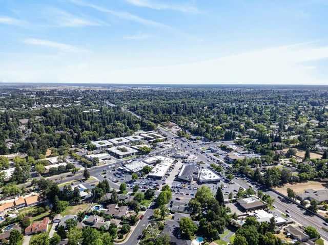 680 El Encino Way, Sacramento, CA 95864