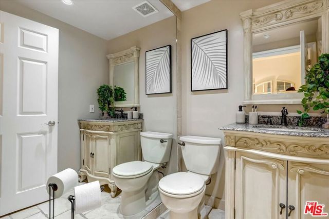 11952 Montana Avenue 303, Los Angeles, CA 90049