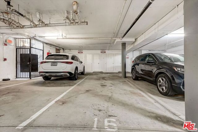 11952 Montana Avenue 303, Los Angeles, CA 90049