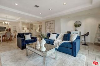 11952 Montana Avenue 303, Los Angeles, CA 90049