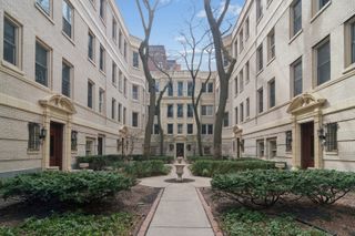 435 W ALDINE Avenue 17, Chicago, IL 60657