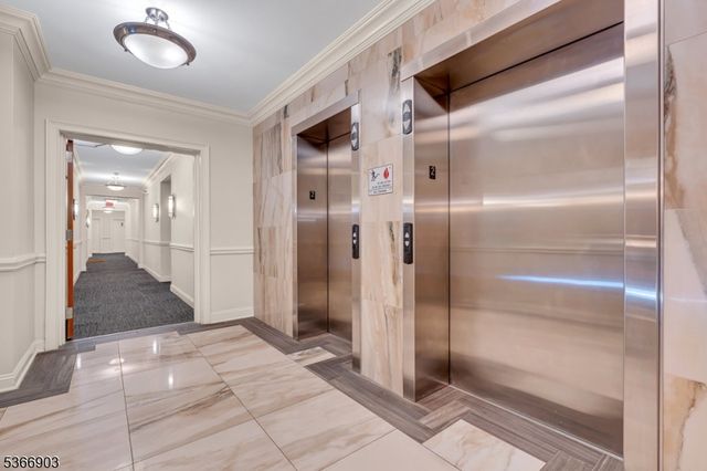 104 E Elizabeth Ave 202, Linden City, NJ 07036
