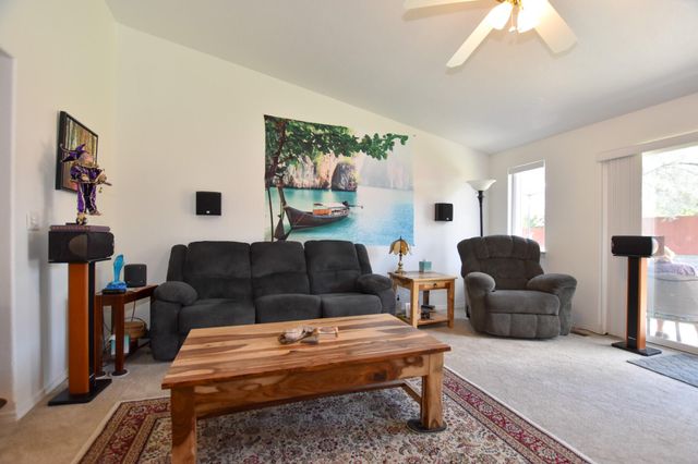 735 NE Oak Place, Redmond, OR 97756