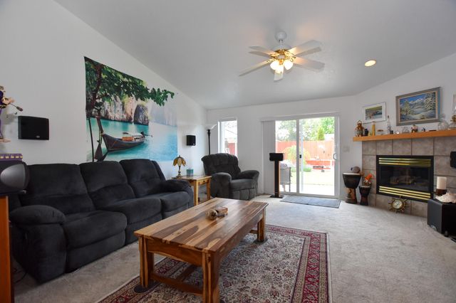 735 NE Oak Place, Redmond, OR 97756