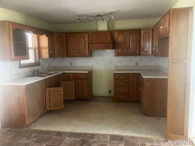 6 W Taylor, Dexter, MO 63841