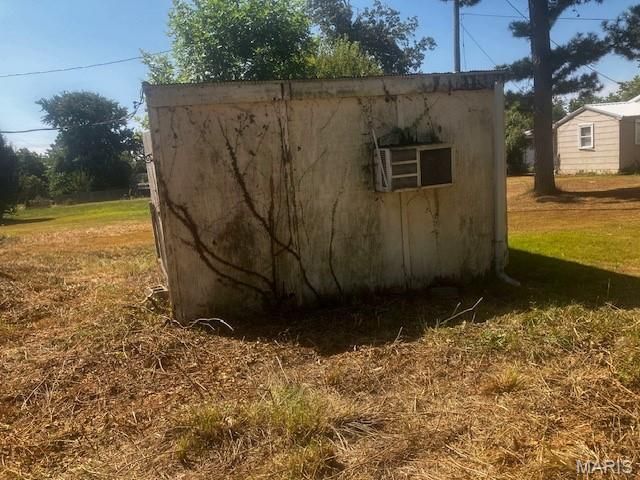 6 W Taylor, Dexter, MO 63841