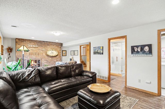 2100 Brooke Lane, Hastings, MN 55033