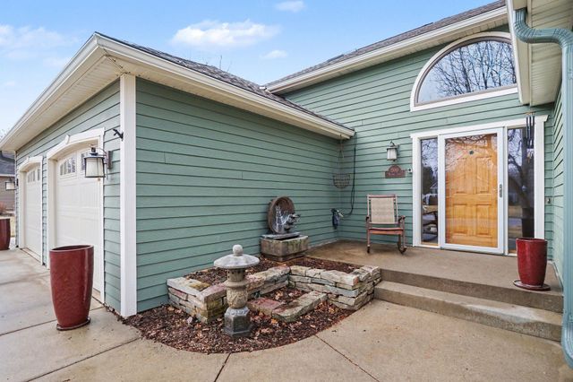 2100 Brooke Lane, Hastings, MN 55033