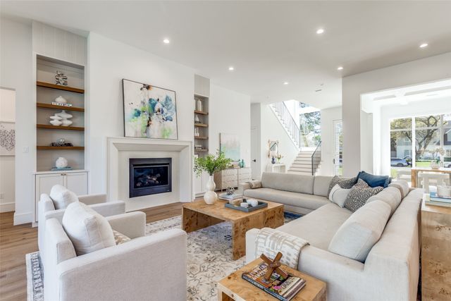 5819 Del Roy, Dallas, TX 75230