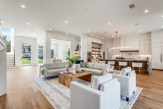 5819 Del Roy, Dallas, TX 75230