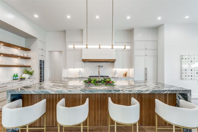 5819 Del Roy, Dallas, TX 75230