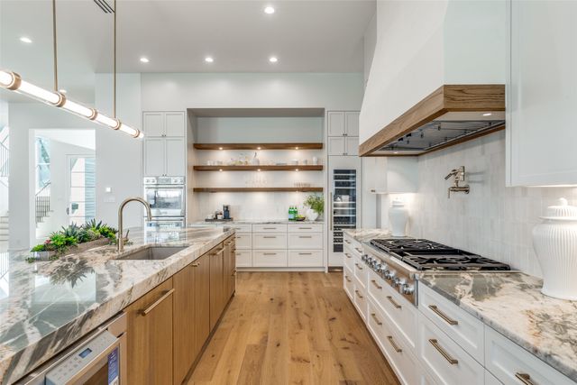 5819 Del Roy, Dallas, TX 75230