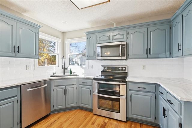 7336 N Wallace Avenue, Kansas City, MO 64158