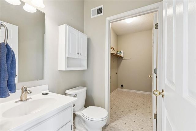 7336 N Wallace Avenue, Kansas City, MO 64158