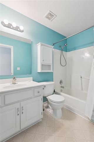 7336 N Wallace Avenue, Kansas City, MO 64158