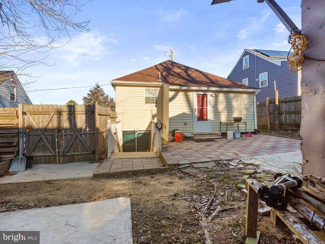 310 70TH PL, Capitol Heights, MD 20743