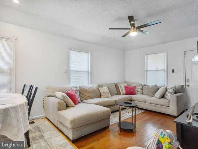 310 70TH PL, Capitol Heights, MD 20743