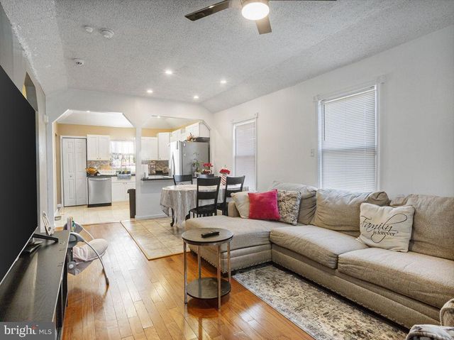 310 70TH PL, Capitol Heights, MD 20743