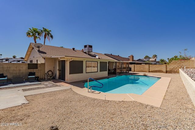 7940 W WILLOW Avenue, Peoria, AZ 85381