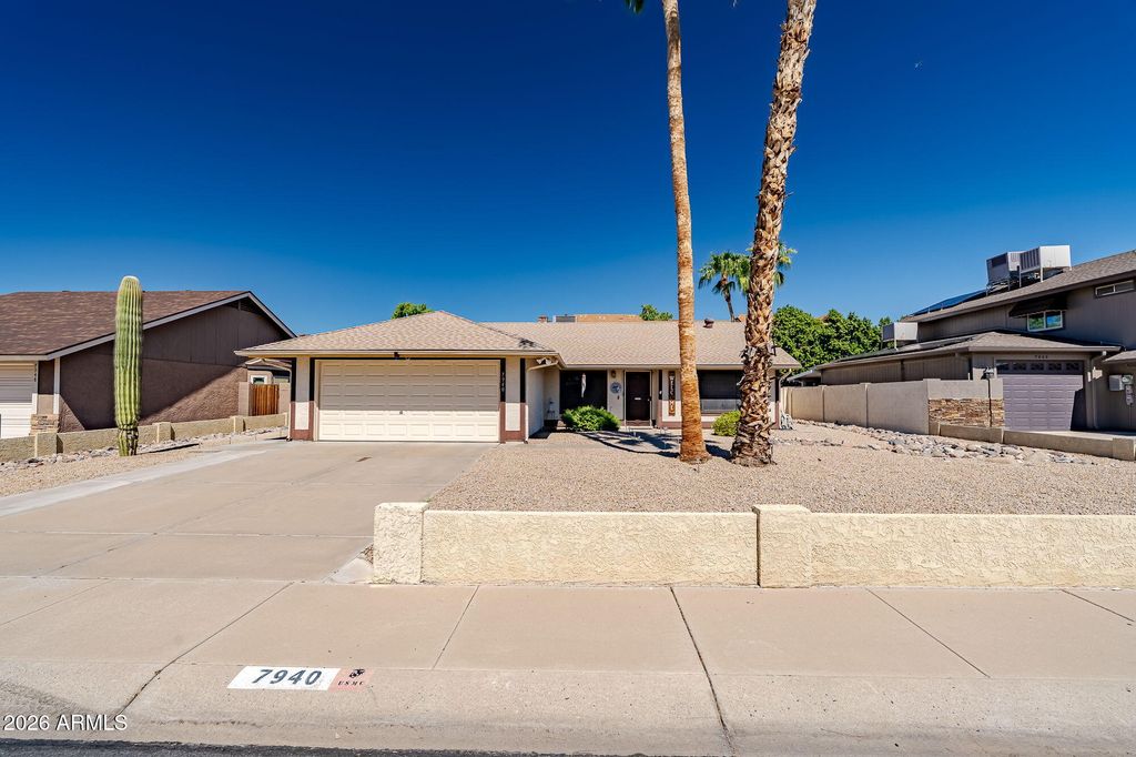 7940 W WILLOW Avenue, Peoria, AZ 85381