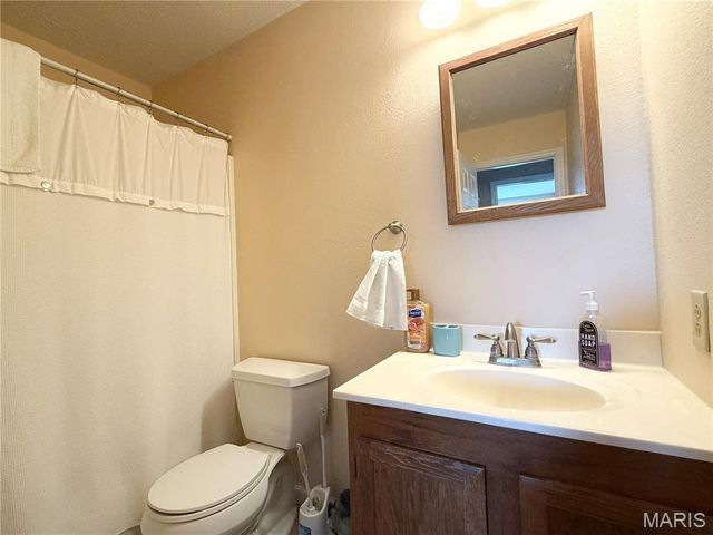 707 Hawthorne Drive, Pacific, MO 63069