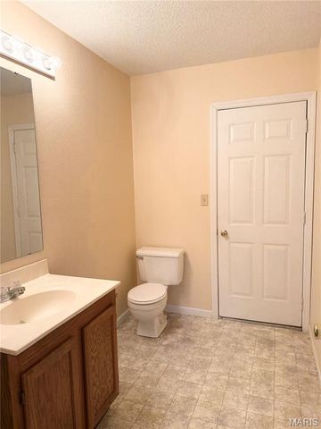 707 Hawthorne Drive, Pacific, MO 63069