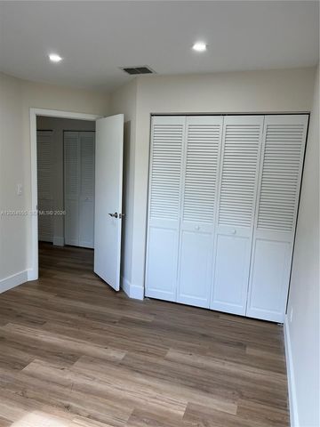 2806 Oak Grove Rd, Davie, FL 33328