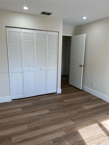 2806 Oak Grove Rd, Davie, FL 33328