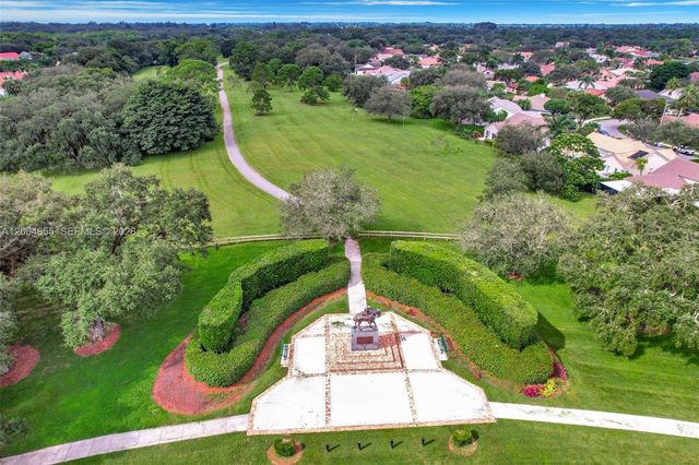 2806 Oak Grove Rd, Davie, FL 33328