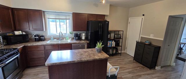 5821 60th STREET, Kenosha, WI 53144