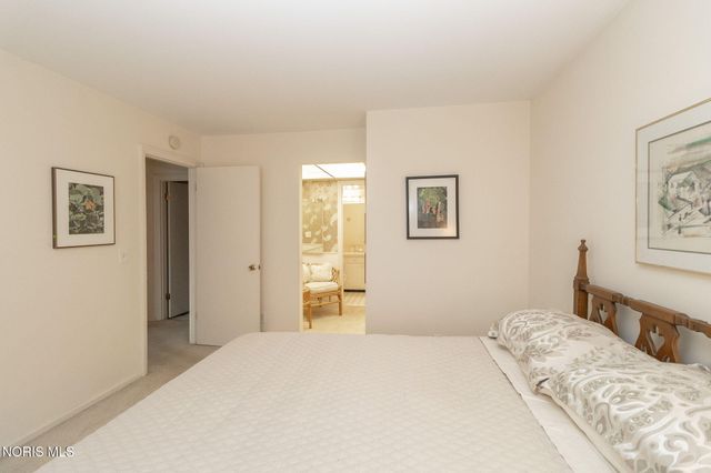 5679 Monroe Street, Unit 109, Sylvania, OH 43560