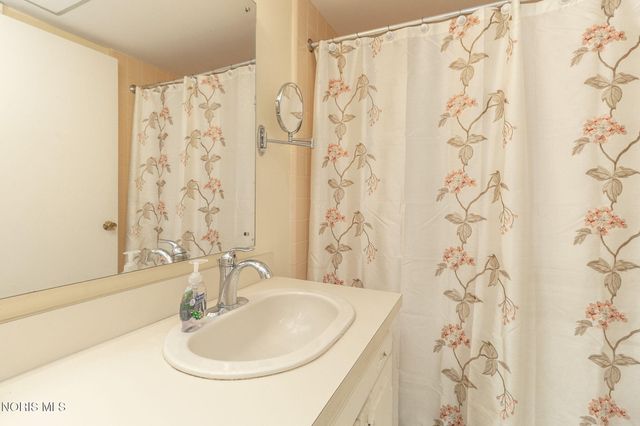 5679 Monroe Street, Unit 109, Sylvania, OH 43560