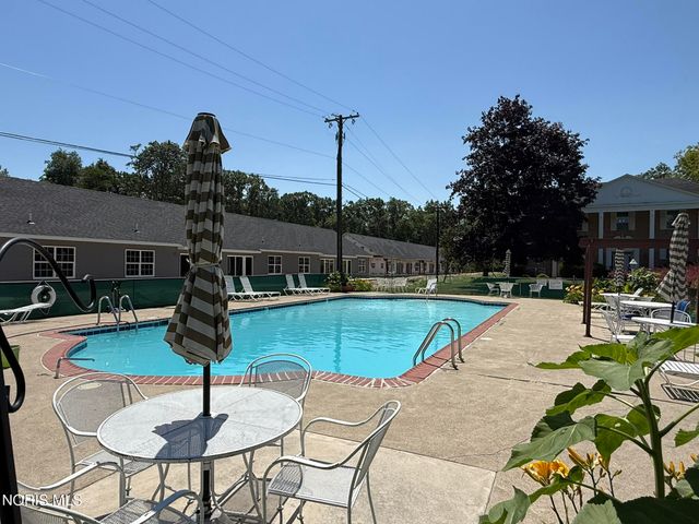 5679 Monroe Street, Unit 109, Sylvania, OH 43560