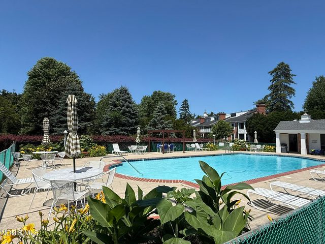 5679 Monroe Street, Unit 109, Sylvania, OH 43560