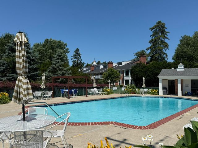 5679 Monroe Street, Unit 109, Sylvania, OH 43560
