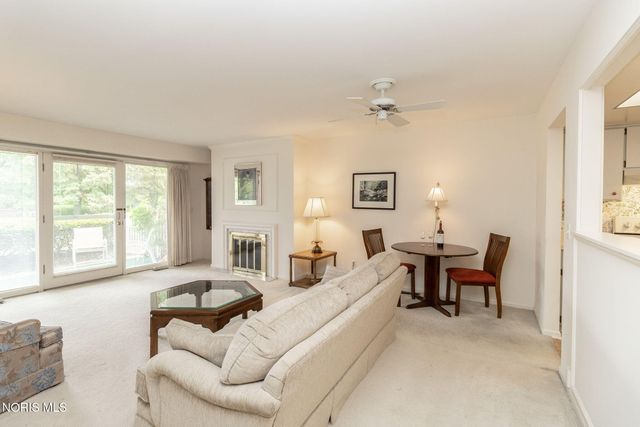 5679 Monroe Street, Unit 109, Sylvania, OH 43560