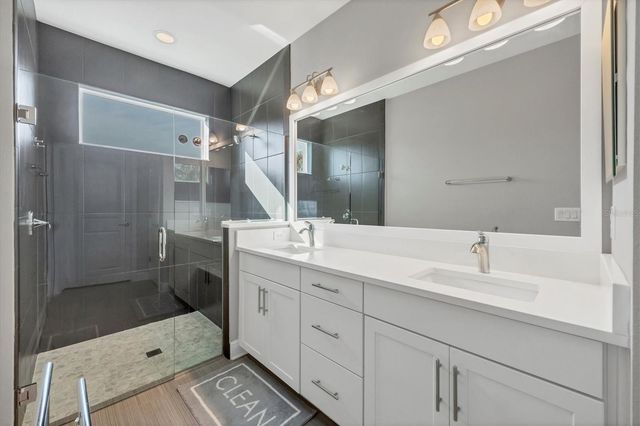 6030 AMBERLY DRIVE, Bradenton, FL 34208