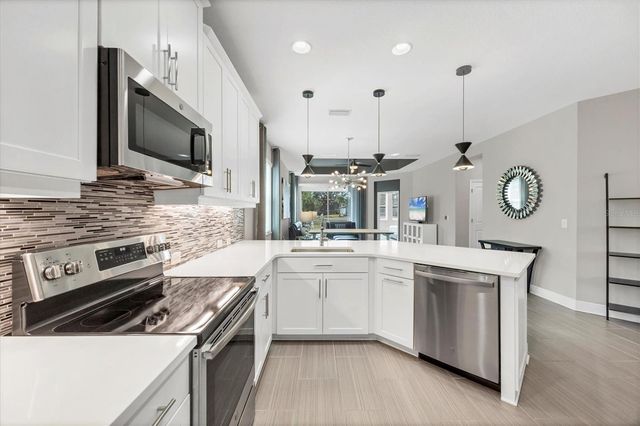 6030 AMBERLY DRIVE, Bradenton, FL 34208