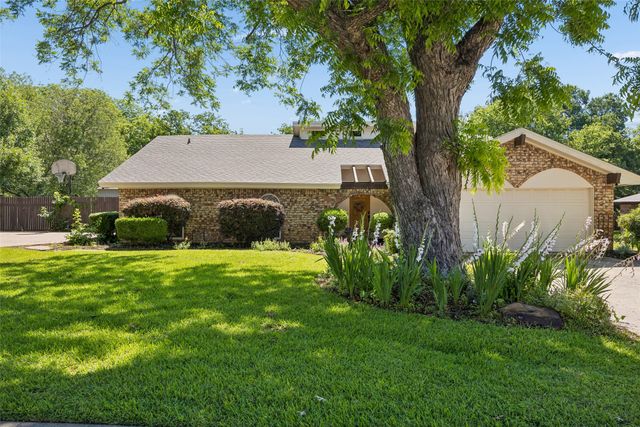 1203 Oakwood Trail, Southlake, TX 76092