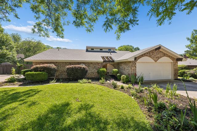 1203 Oakwood Trail, Southlake, TX 76092