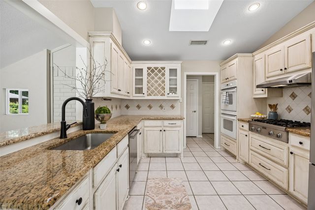 1203 Oakwood Trail, Southlake, TX 76092