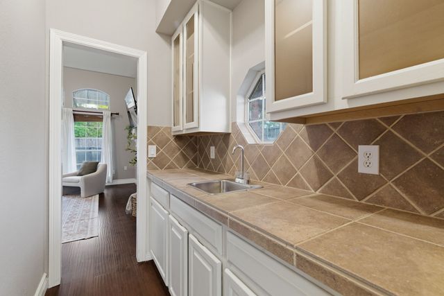 7500 Benelux Court, Plano, TX 75025